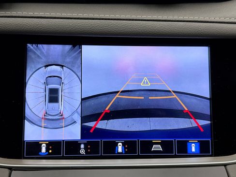Used 2023 Cadillac XT5 Premium Luxury w/ Technology Package AWD/4WD image 10
