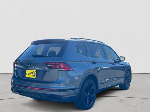 Certified 2023 Volkswagen Tiguan SE R-Line image 5