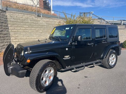 Used 2013 Jeep Wrangler Unlimited Sahara w/ Connectivity Group image 25
