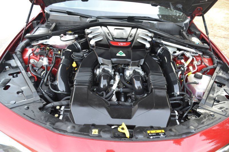 Used 2018 Alfa Romeo Giulia Quadrifoglio RWD image 35