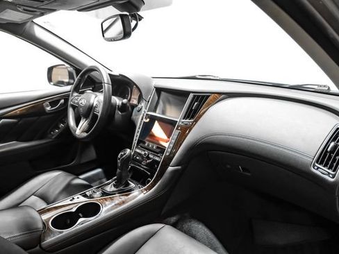 Used 2018 INFINITI Q50 Luxe w/ Essential Package (3.0T Luxe) image 18