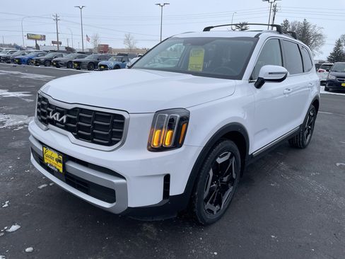 Used 2024 Kia Telluride S w/ S Sunroof Package image 4