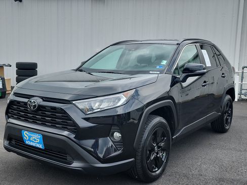 Used 2021 Toyota RAV4 XLE FWD image 1