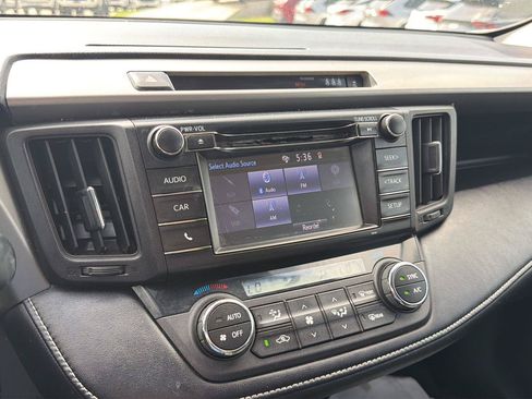 Used 2018 Toyota RAV4 XLE AWD/4WD image 19