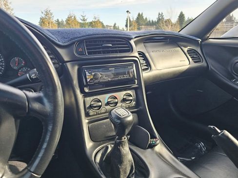 Used 1998 Chevrolet Corvette Coupe image 28