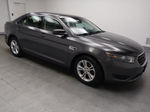 Used 2016 Ford Taurus SE FWD image 11