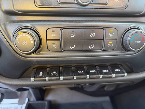 Used 2019 Chevrolet Silverado 2500 W/T w/ Snow Plow Prep Package image 27