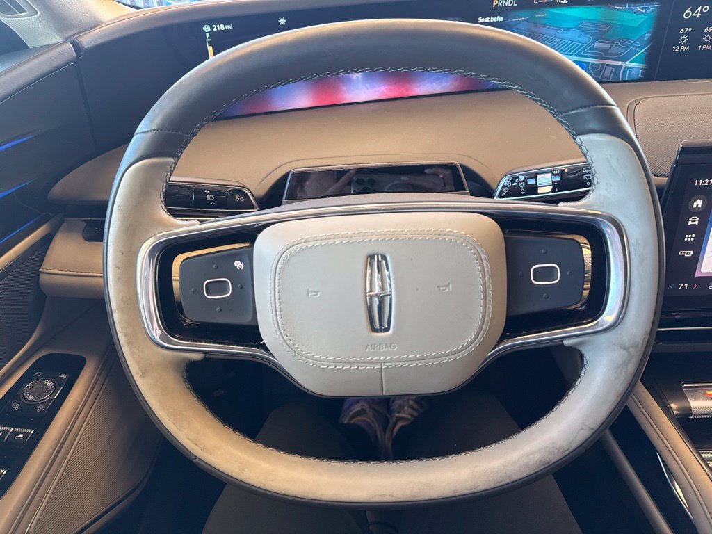 Used 2025 Lincoln Nautilus Premier AWD/4WD image 14