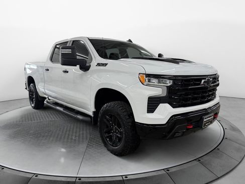 Used 2024 Chevrolet Silverado 1500 LT Trail Boss w/ Convenience Package II image 4