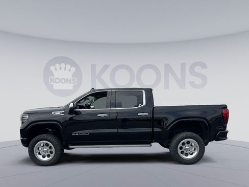 Used 2023 GMC Sierra 1500 Denali w/ Denali Reserve Package AWD/4WD image 2