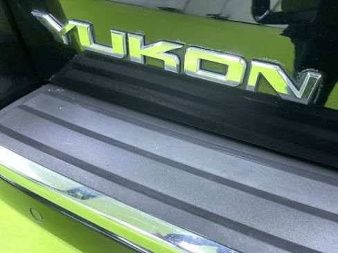 Used 2018 GMC Yukon Denali image 12