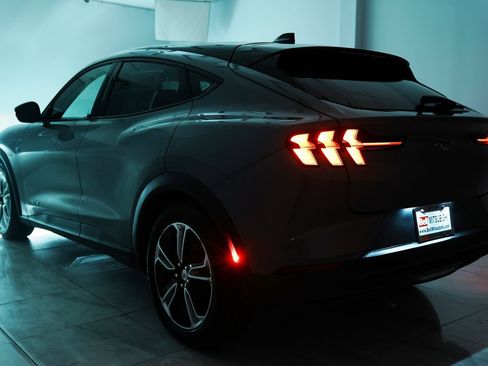 Used 2021 Ford Mustang Mach-E Select w/ Comfort/Appearance Package image 40