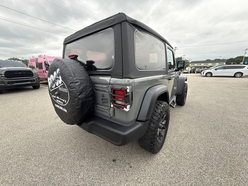 Used 2021 Jeep Wrangler Sport AWD/4WD image 5