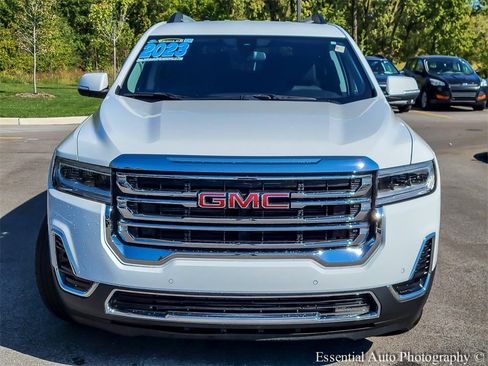 Used 2023 GMC Acadia SLE w/ Driver Convenience Package image 4