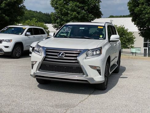 Used 2017 Lexus GX 460 AWD/4WD image 3