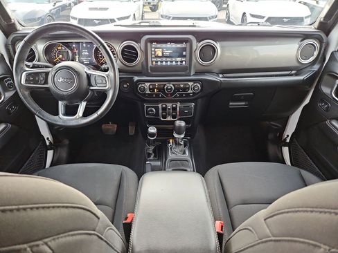 Used 2019 Jeep Wrangler Unlimited Sahara w/ Safety Group image 29