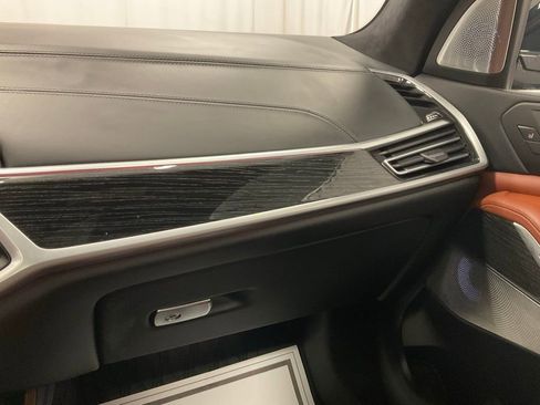 Used 2021 BMW X7 M50i image 30