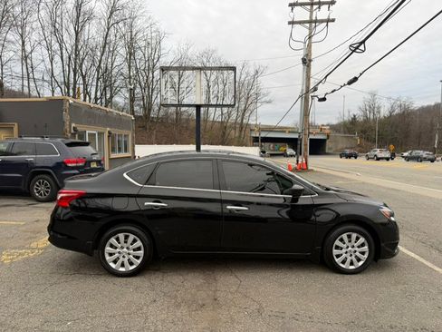 Used 2016 Nissan Sentra S image 10