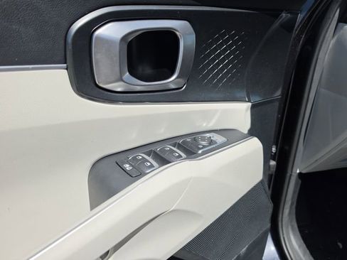 Certified 2025 Kia Sorento S w/ Panoramic Sunroof Package FWD image 18