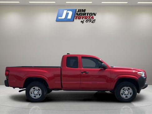 Used 2022 Toyota Tacoma SR RWD image 4