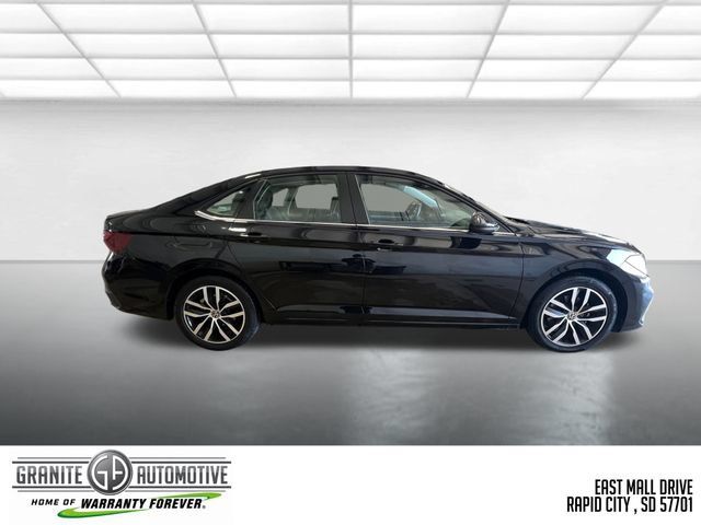 Used 2025 Volkswagen Jetta SE FWD image 7