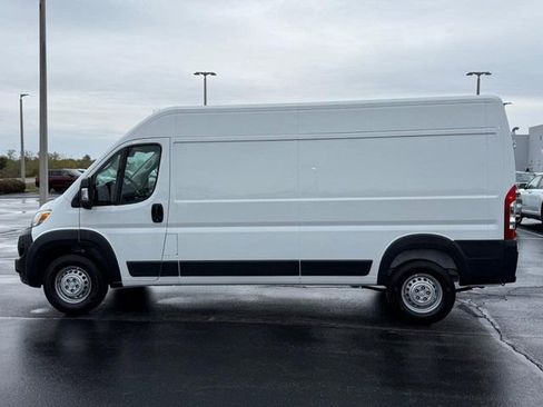 New 2025 RAM ProMaster 2500 w/ Convenience Group image 8