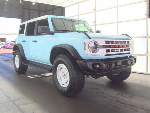 Used 2025 Ford Bronco Heritage Edition image 4