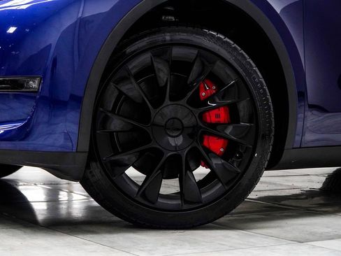 Used 2023 Tesla Model Y Long Range AWD/4WD image 6