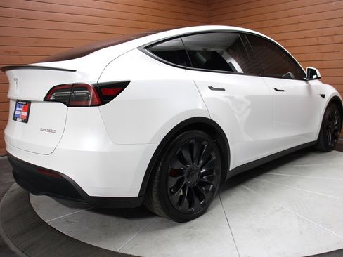 Used 2023 Tesla Model Y Performance image 18