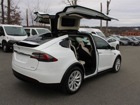 Used 2019 Tesla Model X 100D image 8