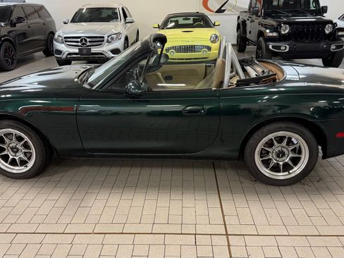 Used 1999 MAZDA MX-5 Miata image 16