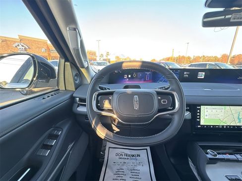 New 2025 Lincoln Navigator Reserve image 14