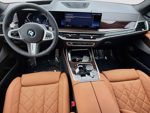 New 2027 BMW X7 xDrive40i w/ M Sport Package AWD/4WD image 17
