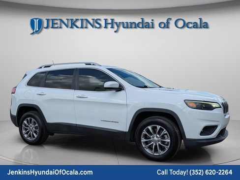 Used 2019 Jeep Cherokee Latitude Plus w/ Comfort/Convenience Group image 2