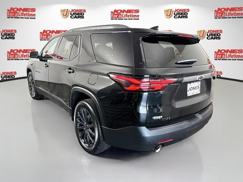 Used 2023 Chevrolet Traverse RS AWD/4WD image 2