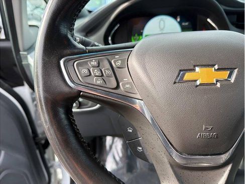 Used 2019 Chevrolet Bolt Premier w/ Infotainment Package FWD image 10