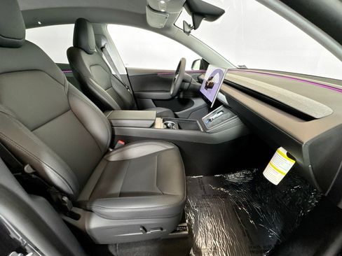 Used 2026 Tesla Model Y 2WD image 26