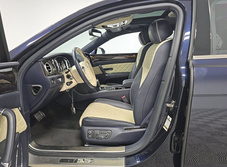 Used 2018 Bentley Flying Spur S V8 AWD/4WD image 5