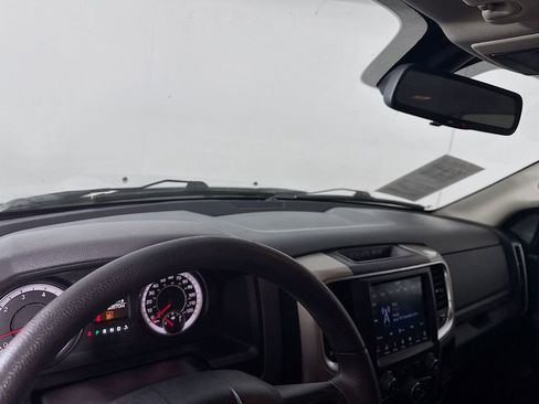 Used 2018 RAM 1500 Classic SLT AWD/4WD image 9