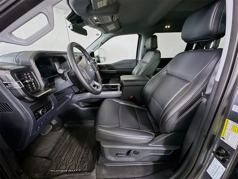 Used 2025 Ford F350 Lariat w/ Chrome Package image 15