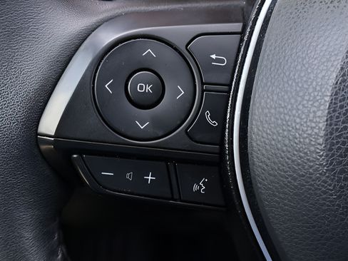 Used 2021 Toyota RAV4 XLE Premium FWD image 23