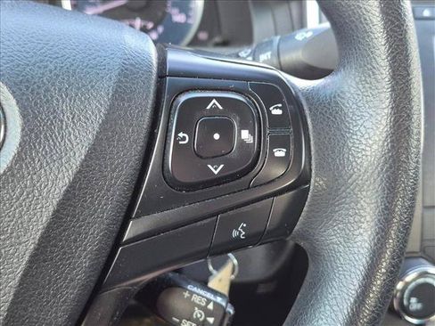 Used 2016 Toyota Camry LE FWD image 5
