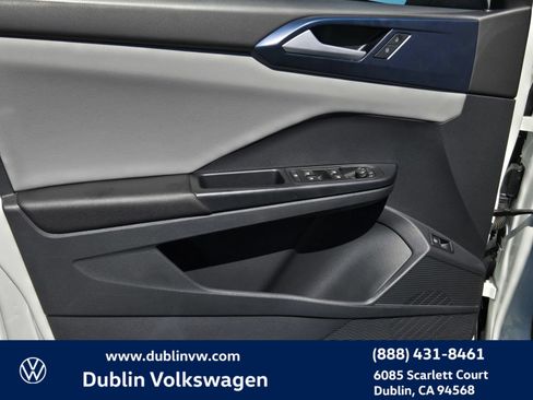Certified 2023 Volkswagen Taos SE FWD image 10