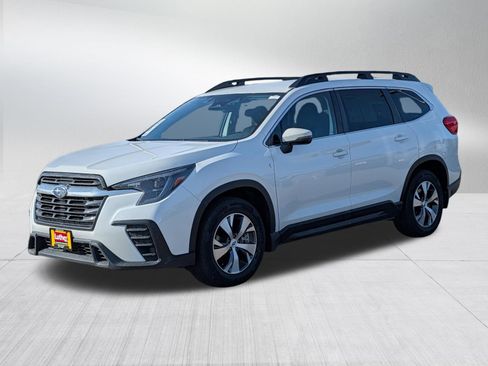 Used 2023 Subaru Ascent Premium w/ Convenience Package image 3