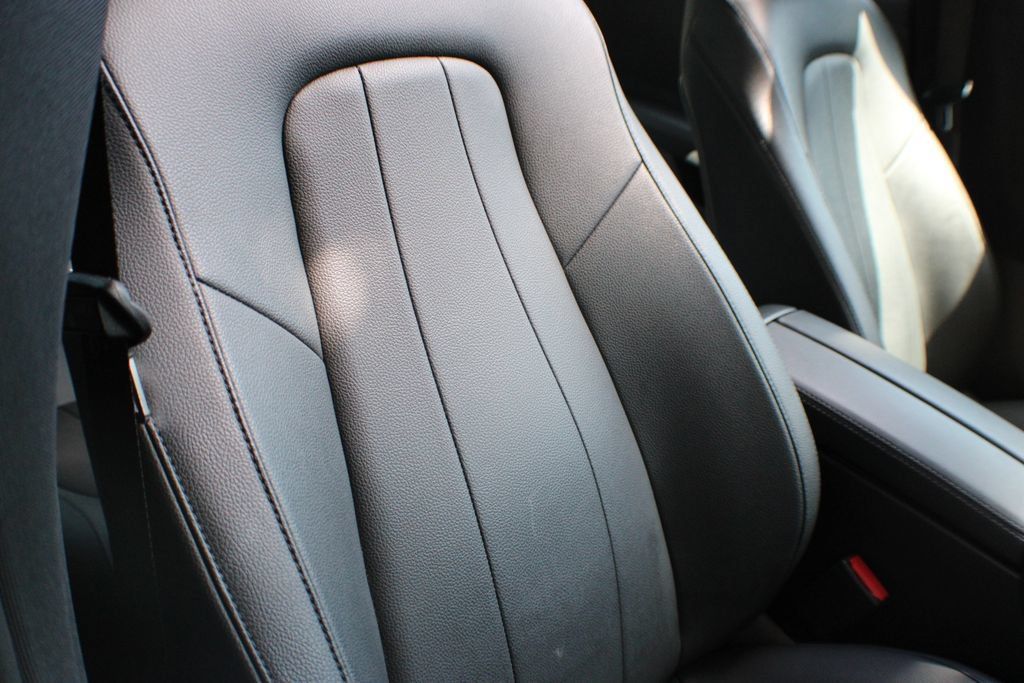 Used 2025 Mercedes-Benz CLA 250 image 23