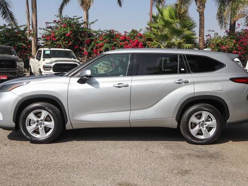 Used 2021 Toyota Highlander L FWD image 5
