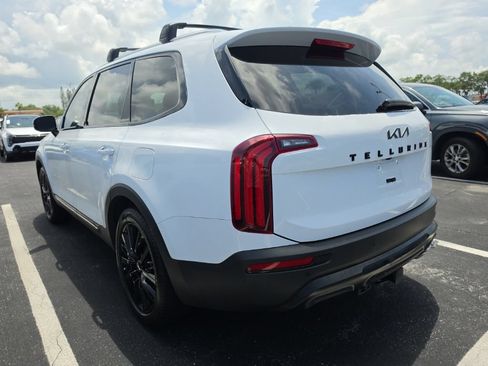 Certified 2022 Kia Telluride SX w/ Towing Package FWD image 11