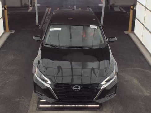 Used 2023 Nissan Altima 2.5 SV FWD image 2