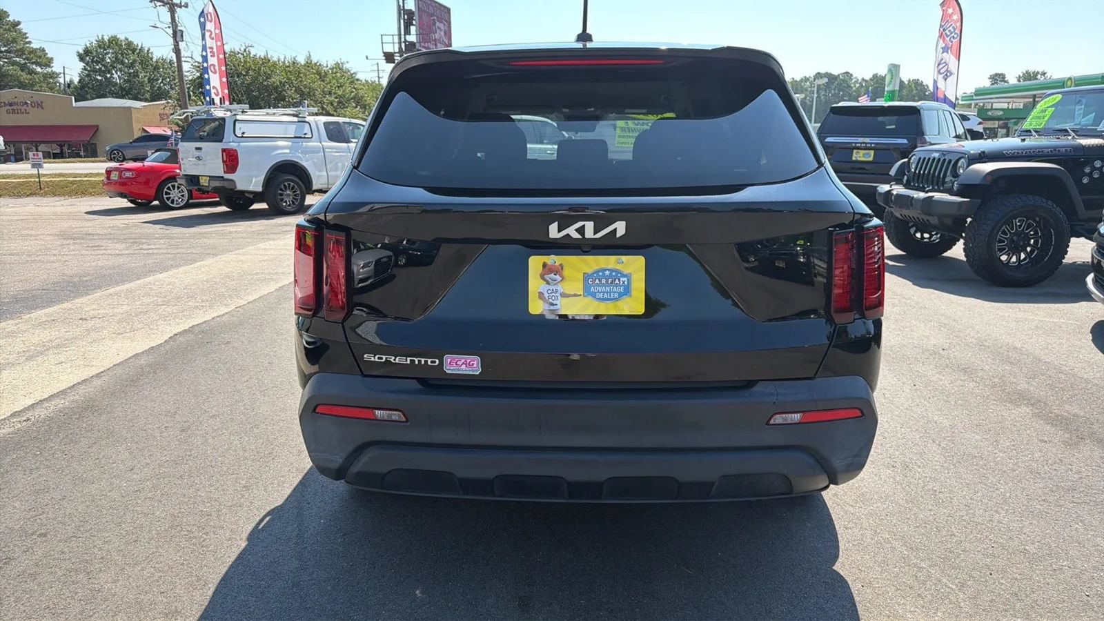 Used 2023 Kia Sorento LX FWD image 4