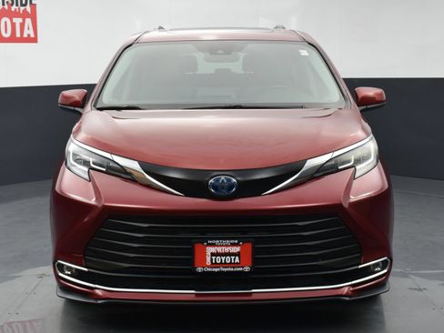 Used 2022 Toyota Sienna XLE FWD image 7